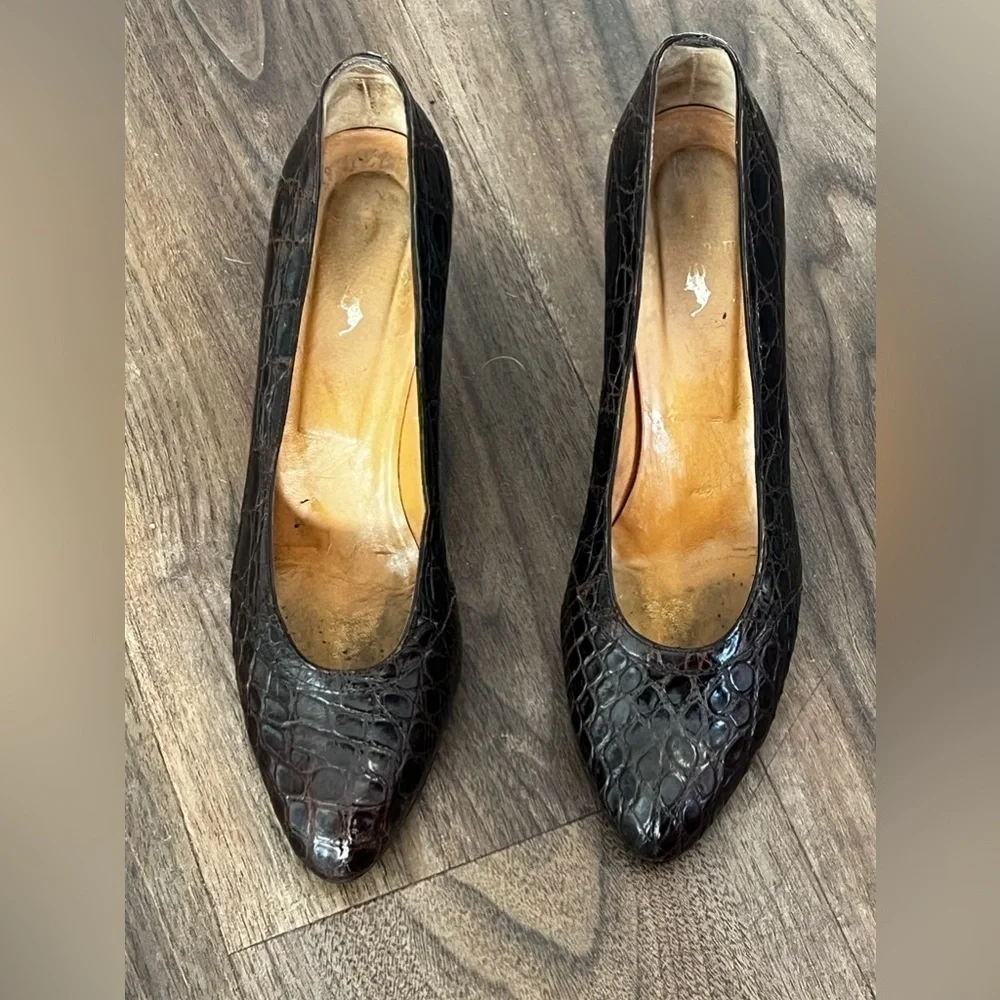 Ralph Lauren brown crocodile heels size 7.5